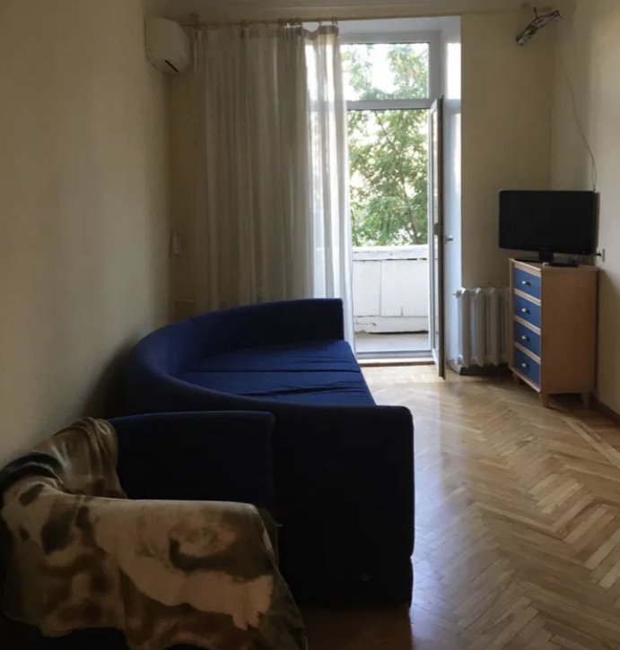 Продажа 1-комнатной квартиры 39 м², Базарная ул.
