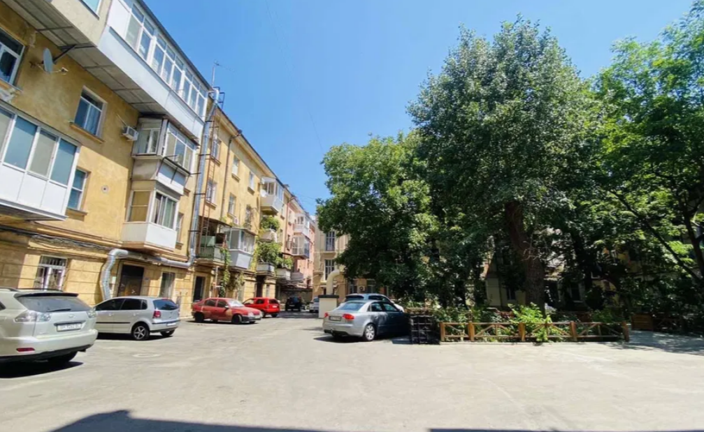 Продажа 1-комнатной квартиры 39 м², Базарная ул.