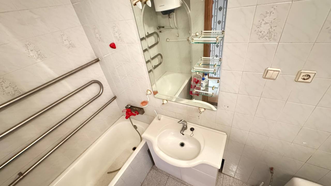 Продаж 2-кімнатної квартири 78 м², Дмитрія Яворницького просп.