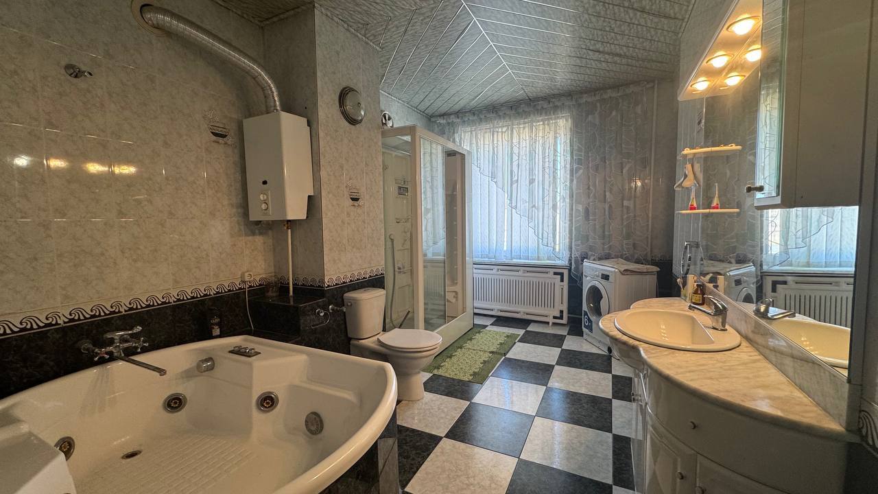 Продаж 2-кімнатної квартири 78 м², Дмитрія Яворницького просп.
