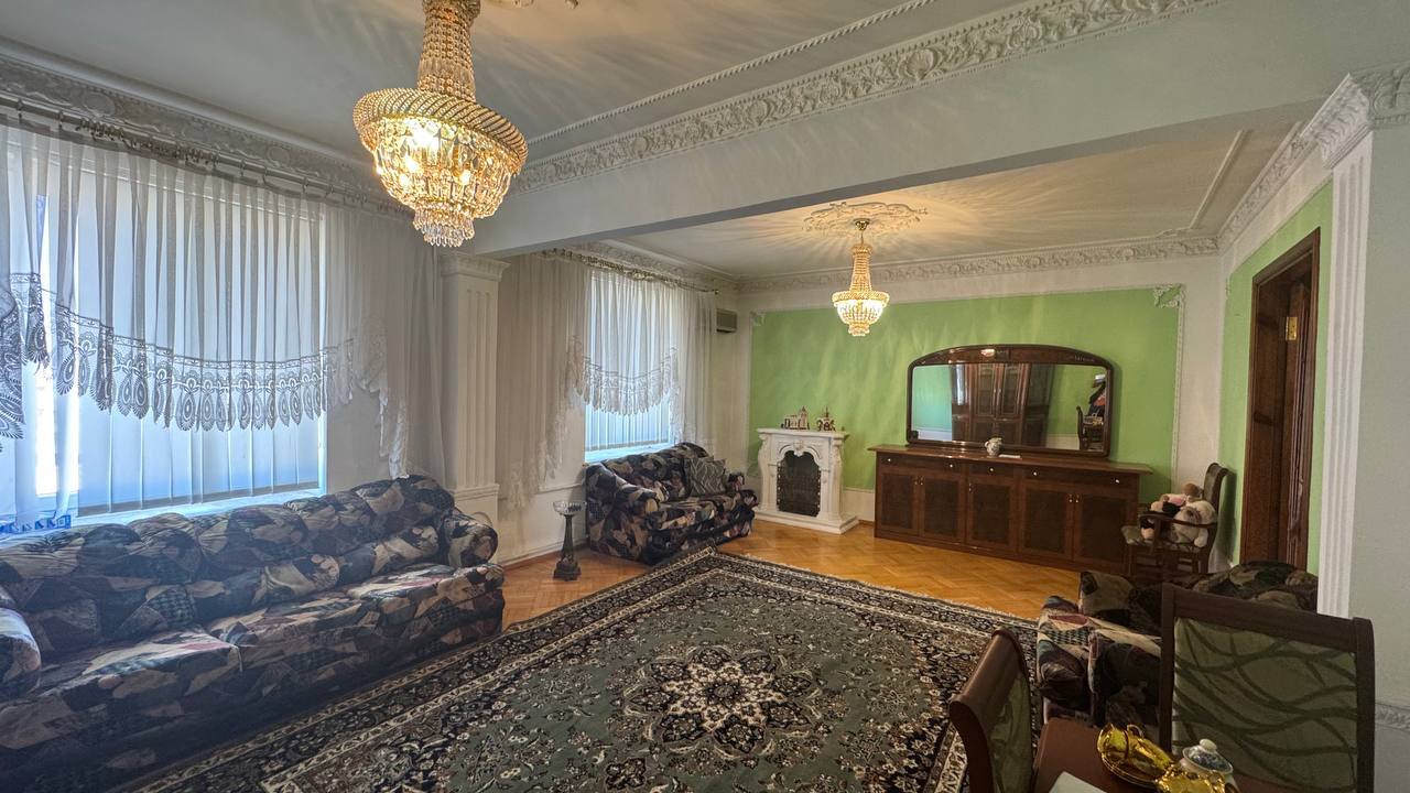 Продаж 2-кімнатної квартири 78 м², Дмитрія Яворницького просп.