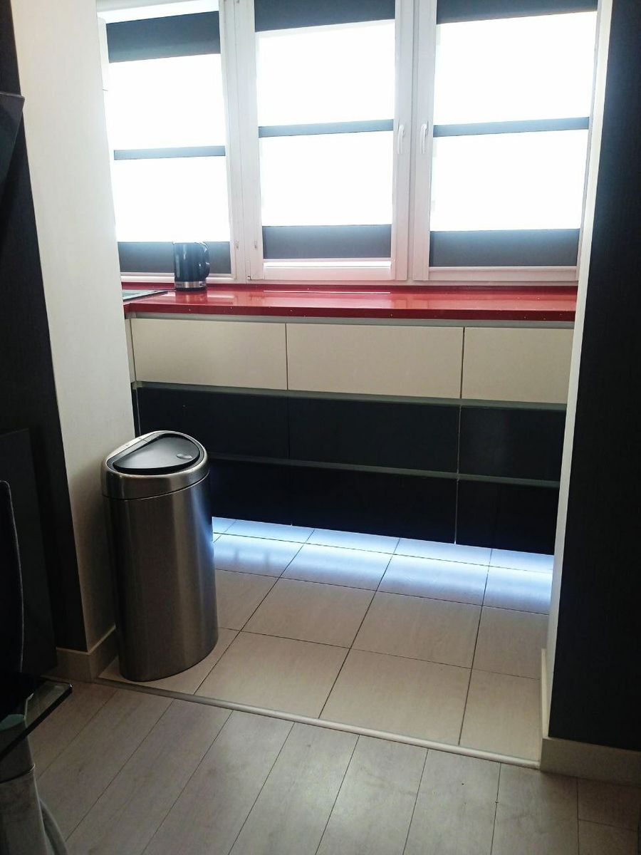 Продаж 3-кімнатної квартири 80 м², Героїв Космосу вул., 13