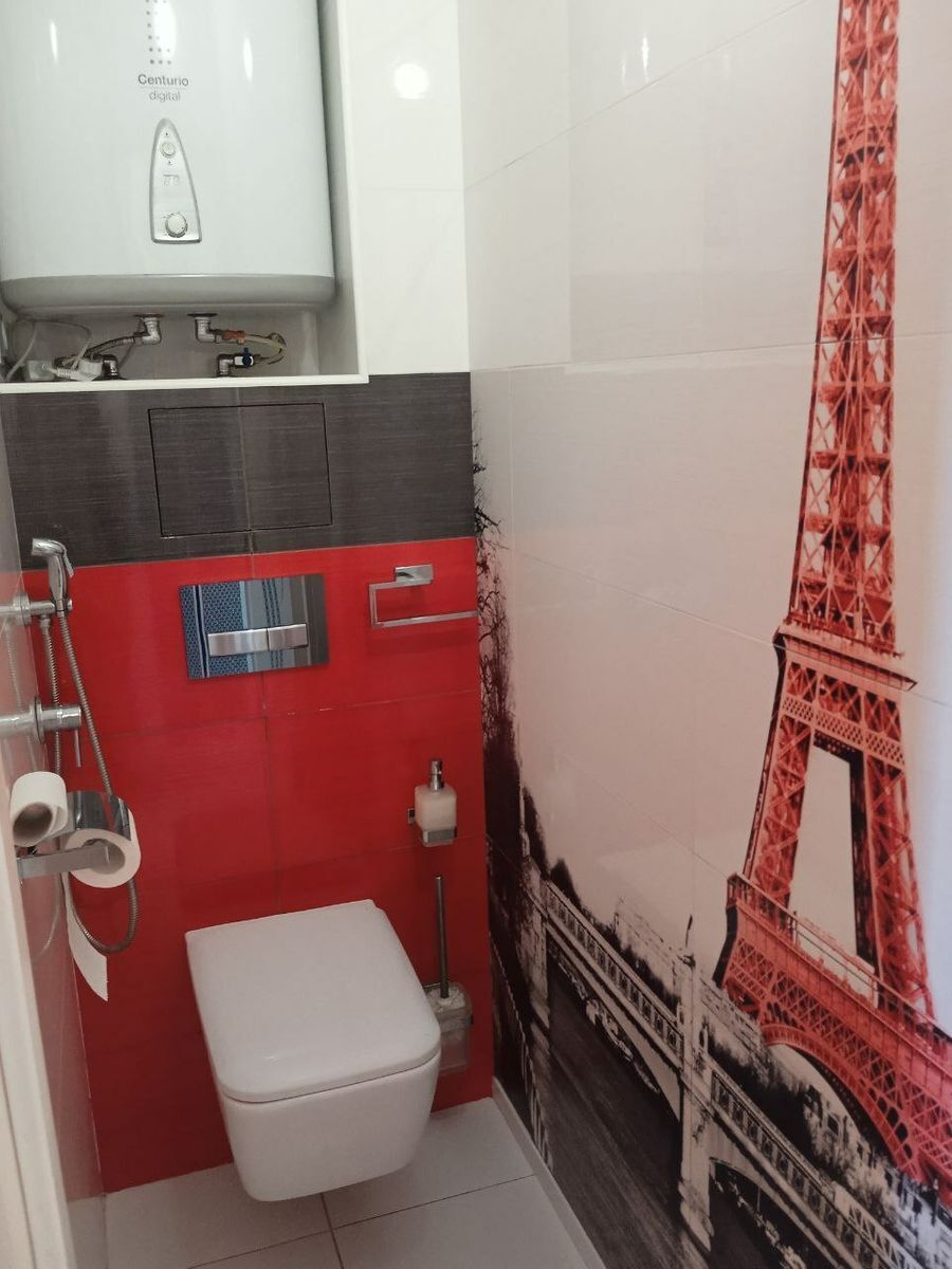 Продаж 3-кімнатної квартири 80 м², Героїв Космосу вул., 13