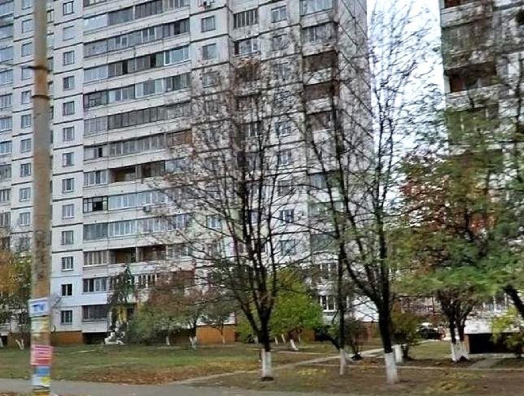 Продаж 3-кімнатної квартири 80 м², Героїв Космосу вул., 13