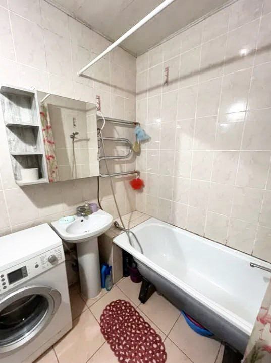 Продажа 3-комнатной квартиры 50 м², Гамалия ул.