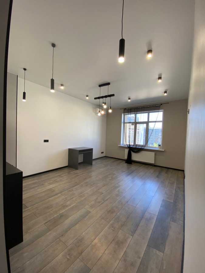 Продаж 1-кімнатної квартири 30 м², Євгена Коновальця вул., 36Е