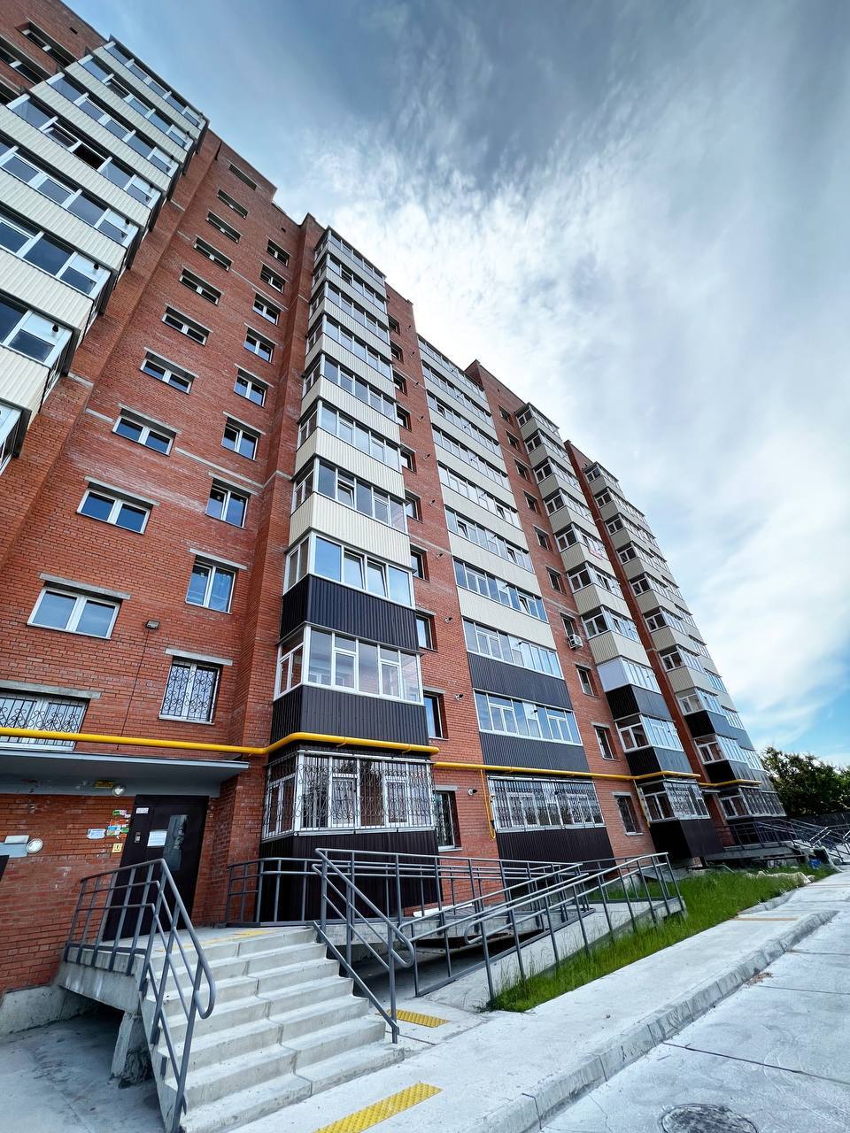 Продажа 2-комнатной квартиры 67.3 м², Вячеслава Черновола ул.