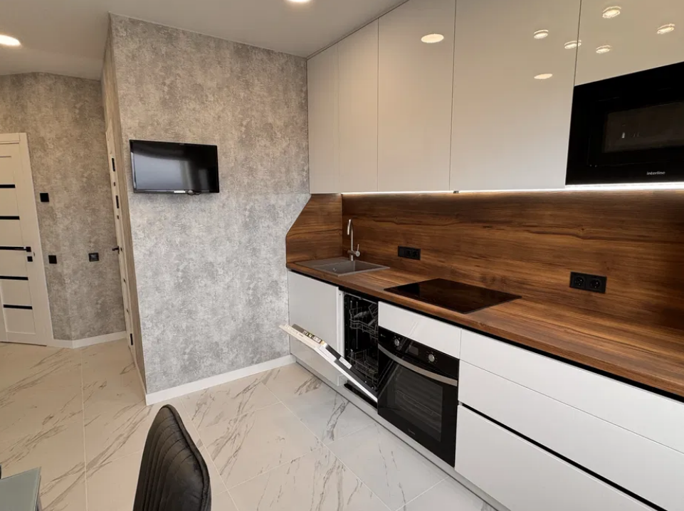 Продажа 2-комнатной квартиры 61 м², Жемчужная ул.