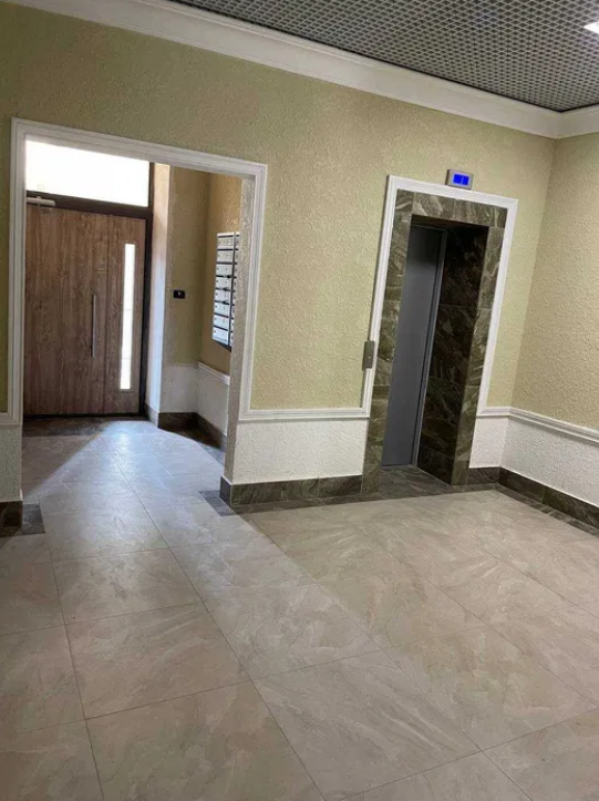 Продажа 2-комнатной квартиры 81 м², Зоопарковая ул.