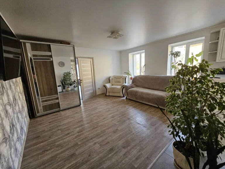 Продажа 2-комнатной квартиры 58 м², Пляжный пер.