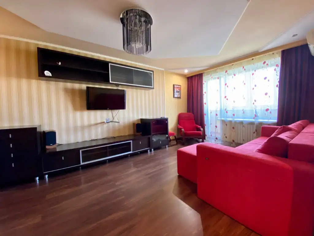 Аренда 2-комнатной квартиры 40 м², Александра Поля просп., 10/12