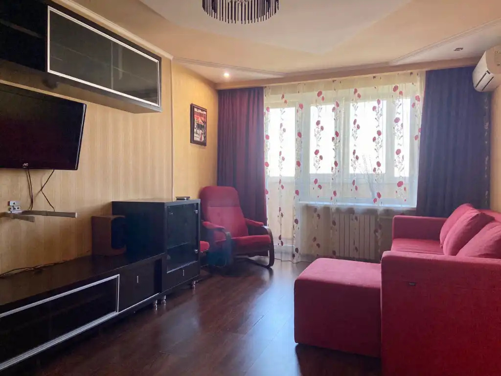 Аренда 2-комнатной квартиры 40 м², Александра Поля просп., 10/12