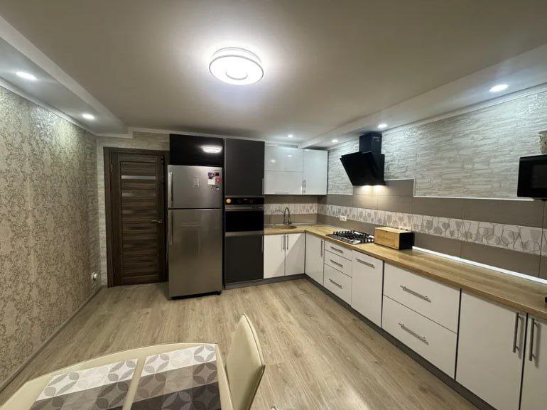 Продажа 2-комнатной квартиры 69 м², Михаила Лушпы просп.