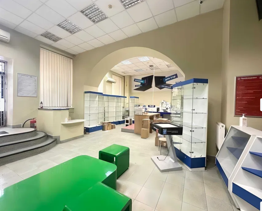 Оренда магазину 335 м², Жуковского вул.