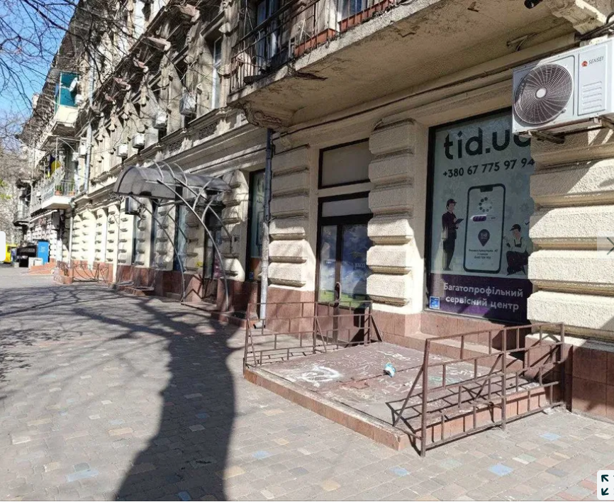 Оренда магазину 335 м², Жуковского вул.