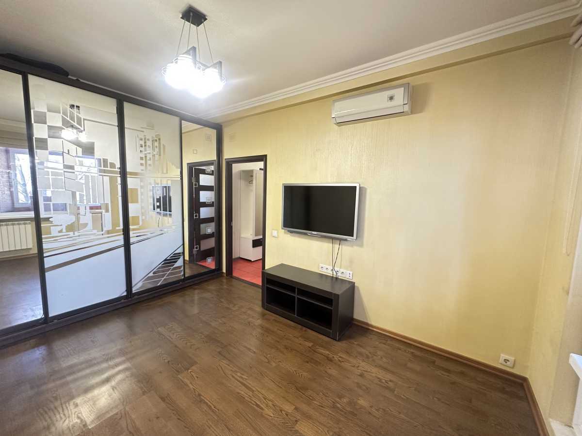 Продажа 1-комнатной квартиры 28 м², Авиаконструктора Антонова ул., 45