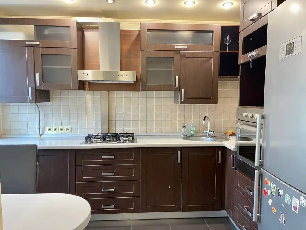 Оренда 3-кімнатної квартири 66 м², Набережна Перемоги вул., 106