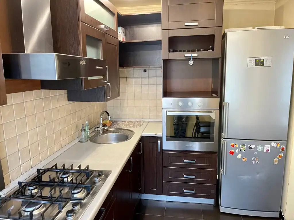 Оренда 3-кімнатної квартири 66 м², Набережна Перемоги вул., 106
