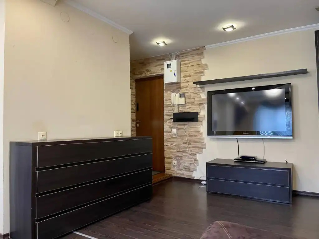 Оренда 3-кімнатної квартири 66 м², Набережна Перемоги вул., 106