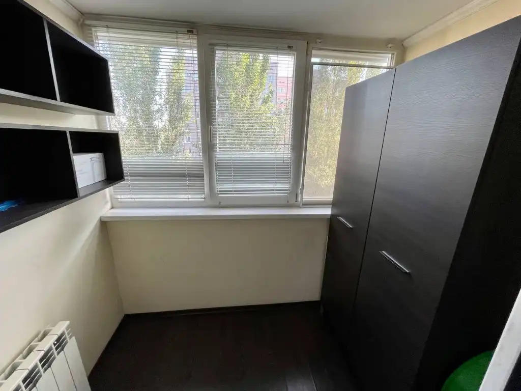 Оренда 3-кімнатної квартири 66 м², Набережна Перемоги вул., 106
