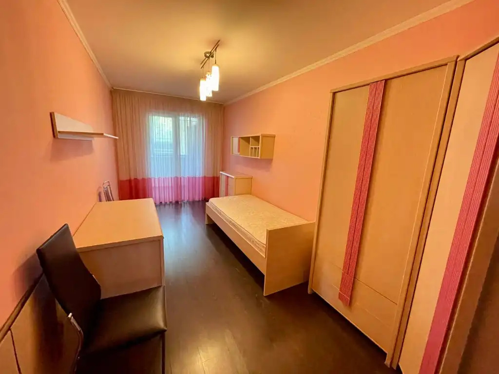 Оренда 3-кімнатної квартири 66 м², Набережна Перемоги вул., 106