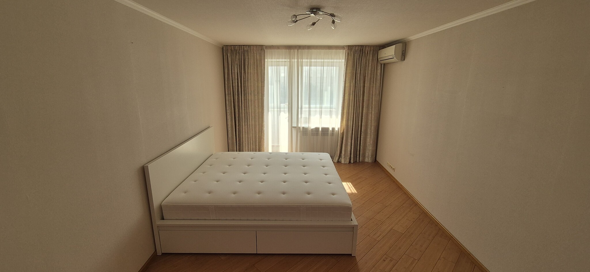 Аренда 4-комнатной квартиры 151 м², Александра Довженко ул., 14/1