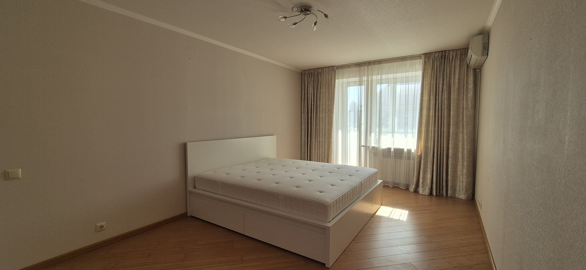 Аренда 4-комнатной квартиры 151 м², Александра Довженко ул., 14/1