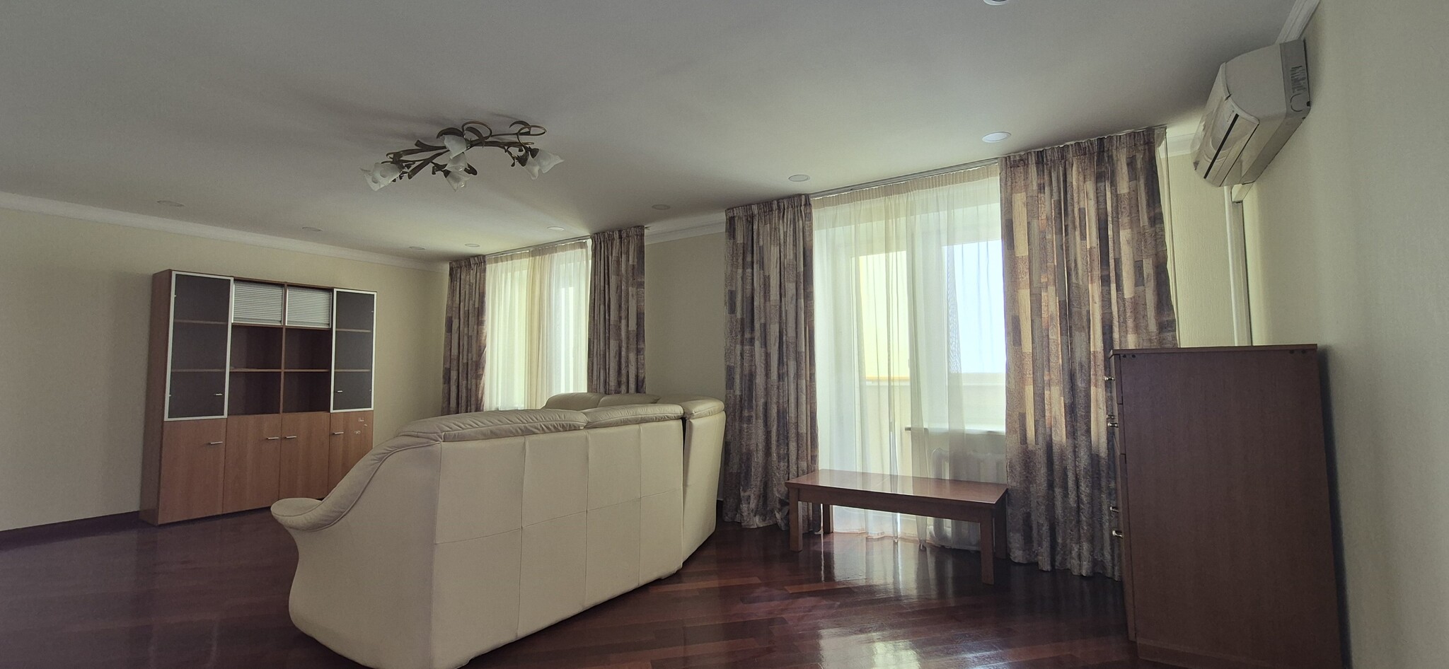 Аренда 4-комнатной квартиры 151 м², Александра Довженко ул., 14/1