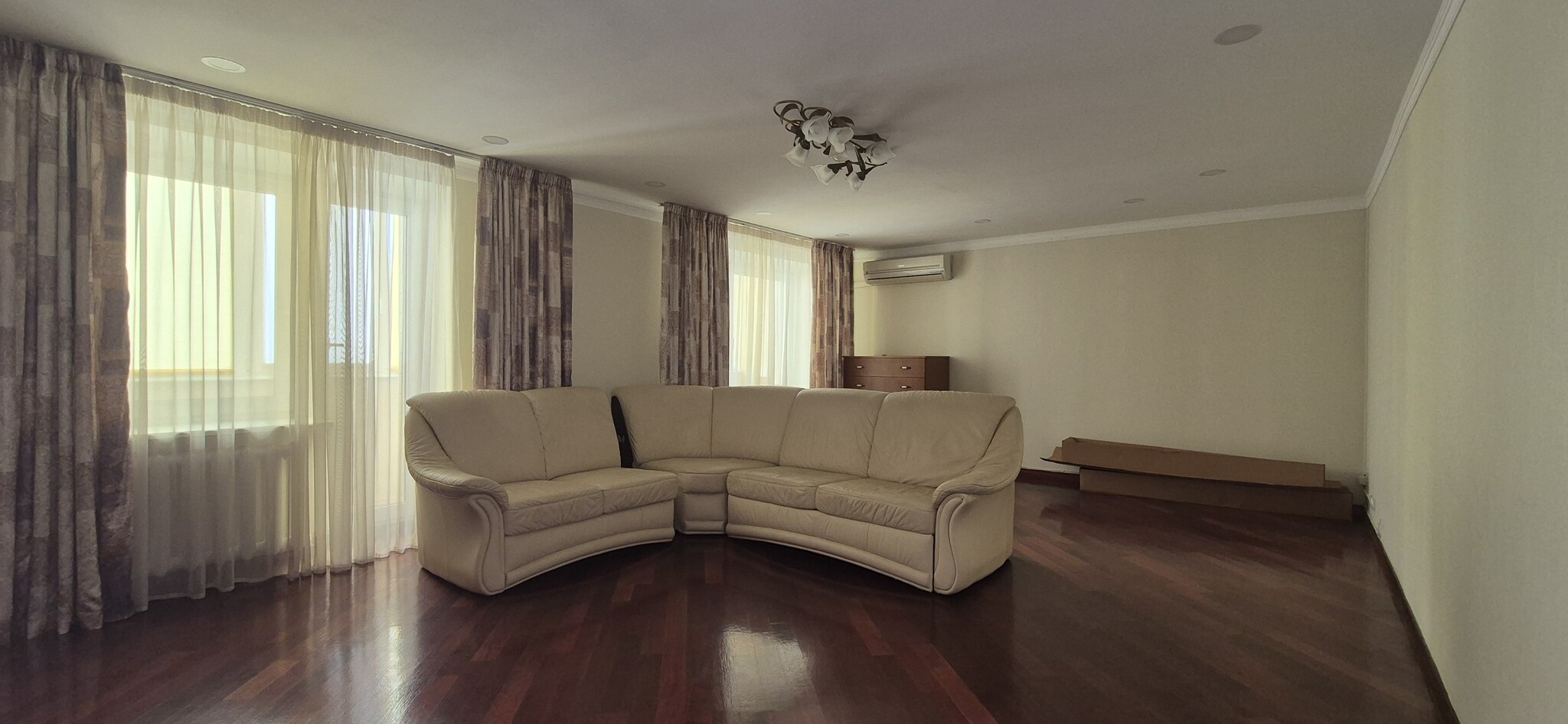 Аренда 4-комнатной квартиры 151 м², Александра Довженко ул., 14/1