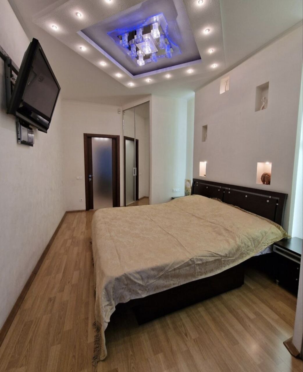 Продаж 3-кімнатної квартири 70 м², Михайла Грушевського вул.