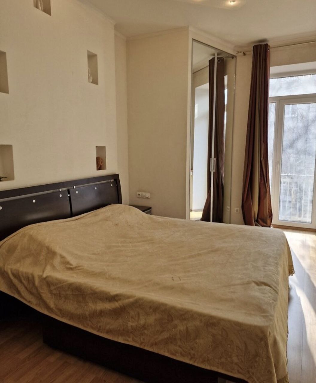 Продаж 3-кімнатної квартири 70 м², Михайла Грушевського вул.