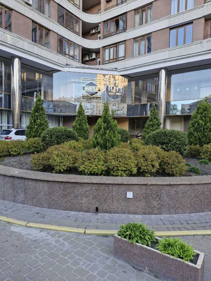 Продаж 3-кімнатної квартири 134 м², Жилянська вул., 59