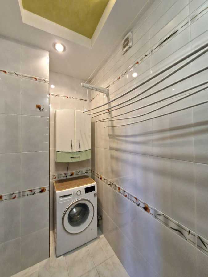 Продаж 3-кімнатної квартири 134 м², Жилянська вул., 59