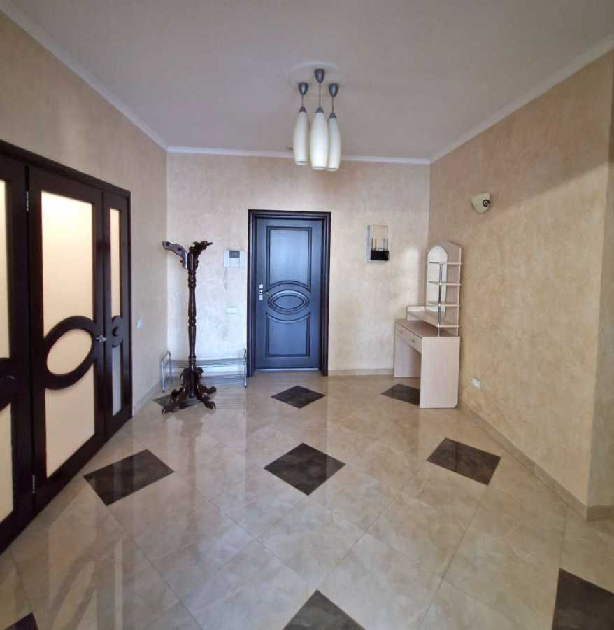 Продаж 3-кімнатної квартири 134 м², Жилянська вул., 59