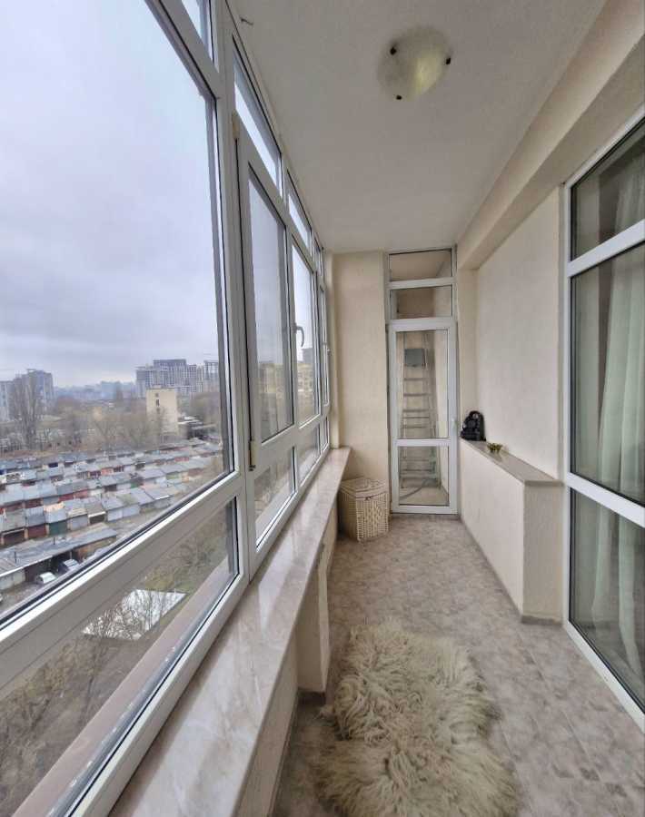 Аренда 2-комнатной квартиры 69 м², Евгения Коновальца ул., 44А