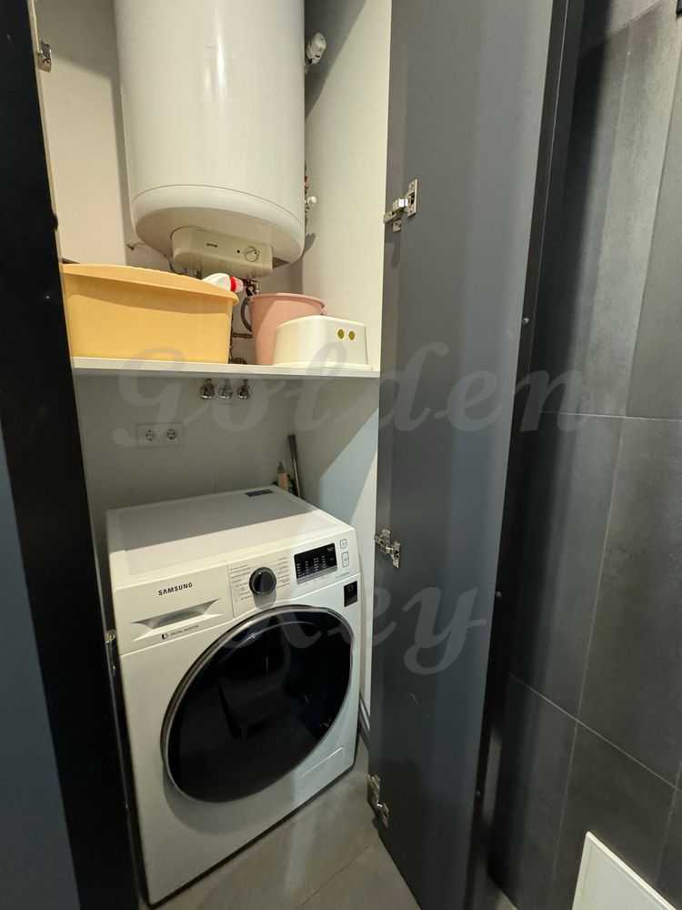 Продаж 2-кімнатної квартири 100 м², Яблунева вул., 8