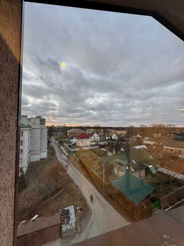 Продаж 2-кімнатної квартири 100 м², Яблунева вул., 8