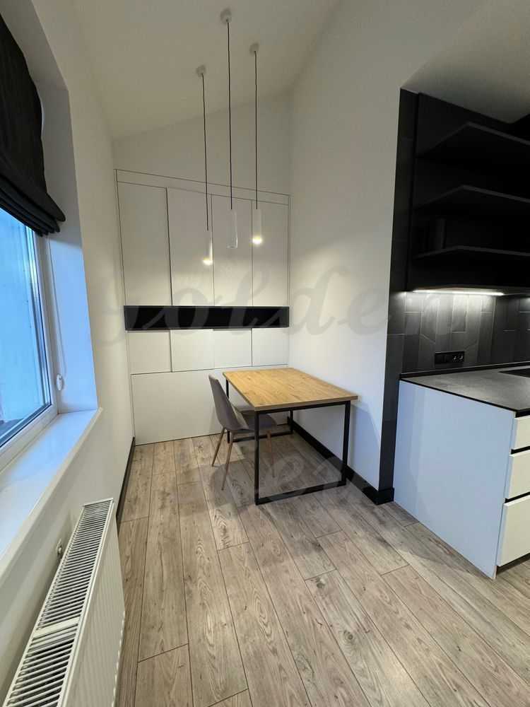 Продаж 2-кімнатної квартири 100 м², Яблунева вул., 8