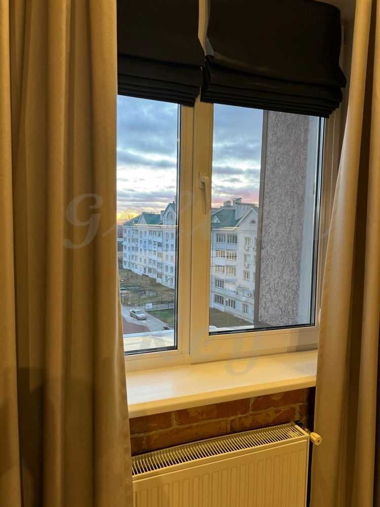 Продаж 2-кімнатної квартири 100 м², Яблунева вул., 8