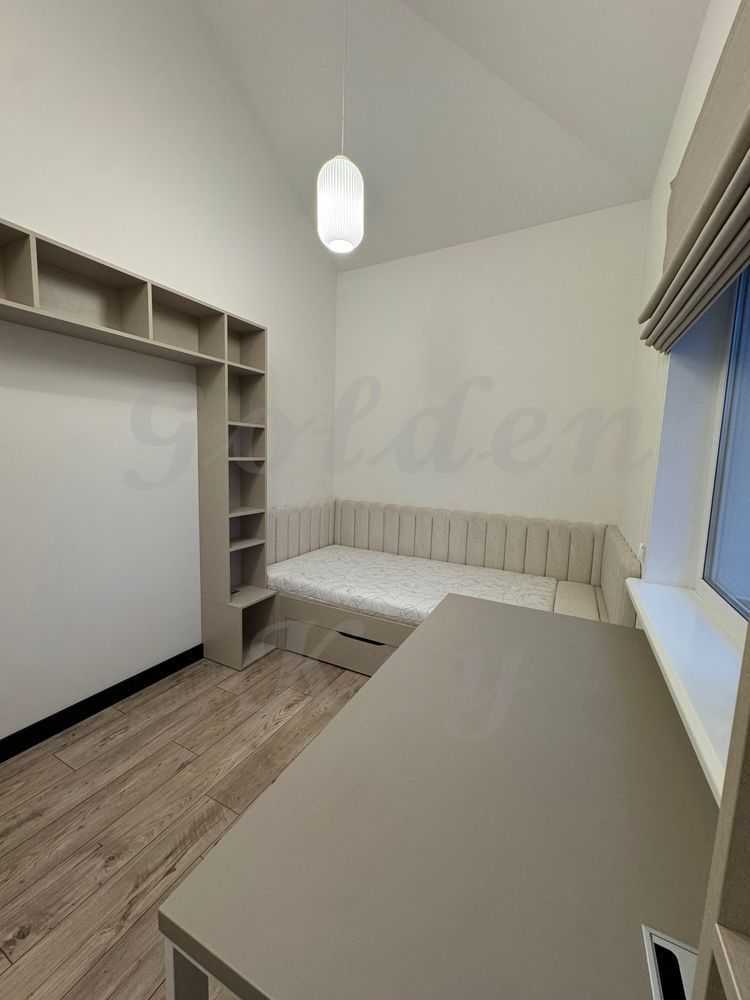 Продаж 2-кімнатної квартири 100 м², Яблунева вул., 8