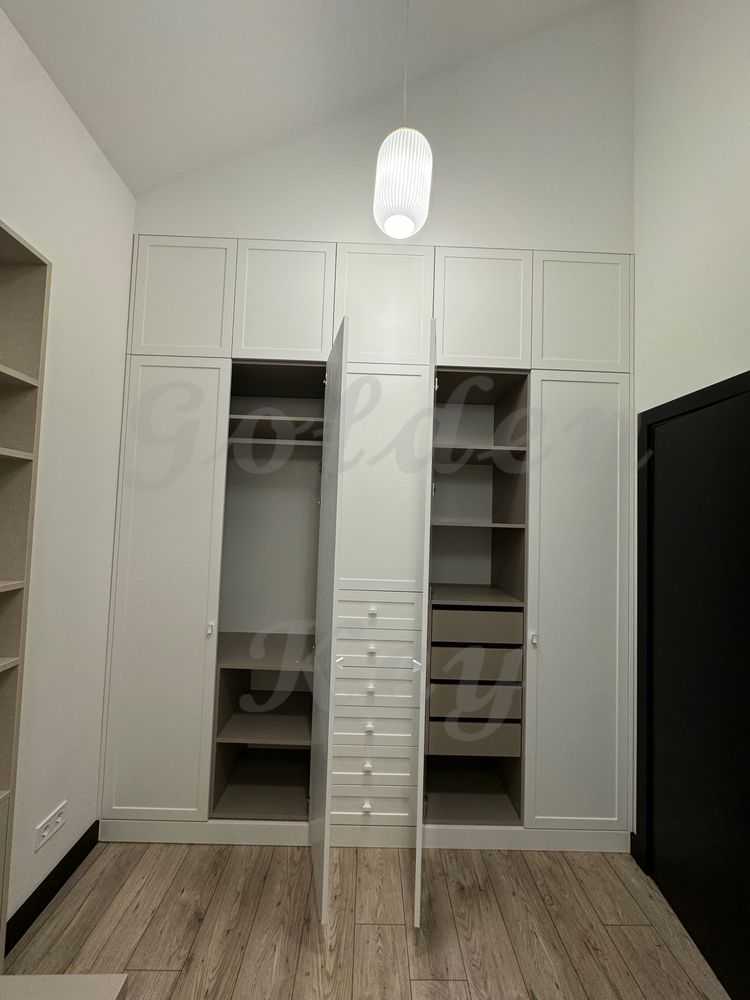 Продаж 2-кімнатної квартири 100 м², Яблунева вул., 8