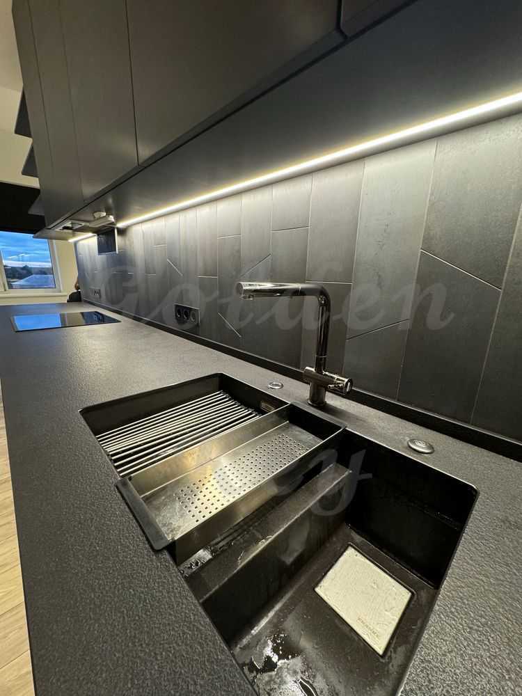 Продаж 2-кімнатної квартири 100 м², Яблунева вул., 8