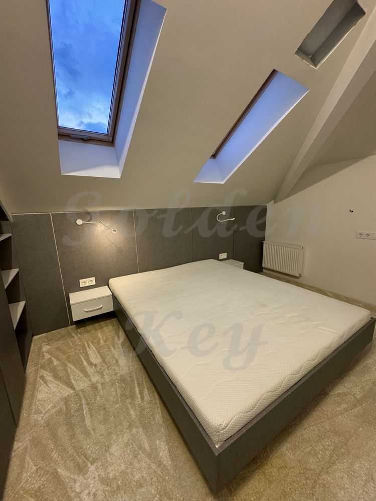 Продаж 2-кімнатної квартири 100 м², Яблунева вул., 8
