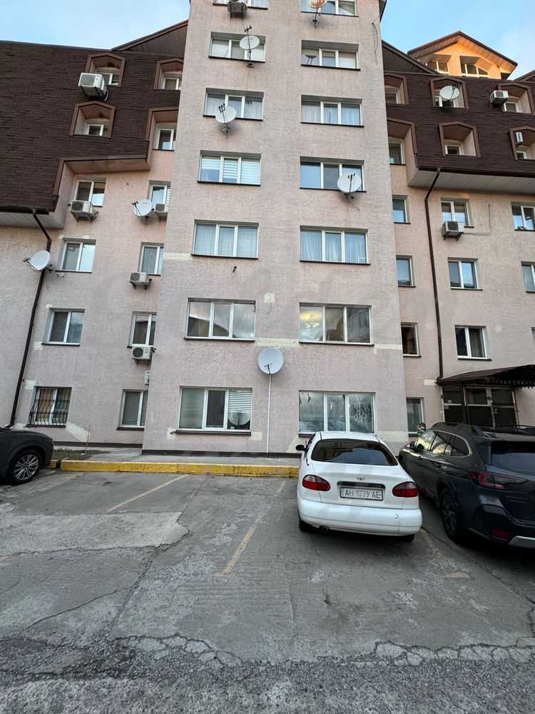 Продаж 2-кімнатної квартири 100 м², Яблунева вул., 8