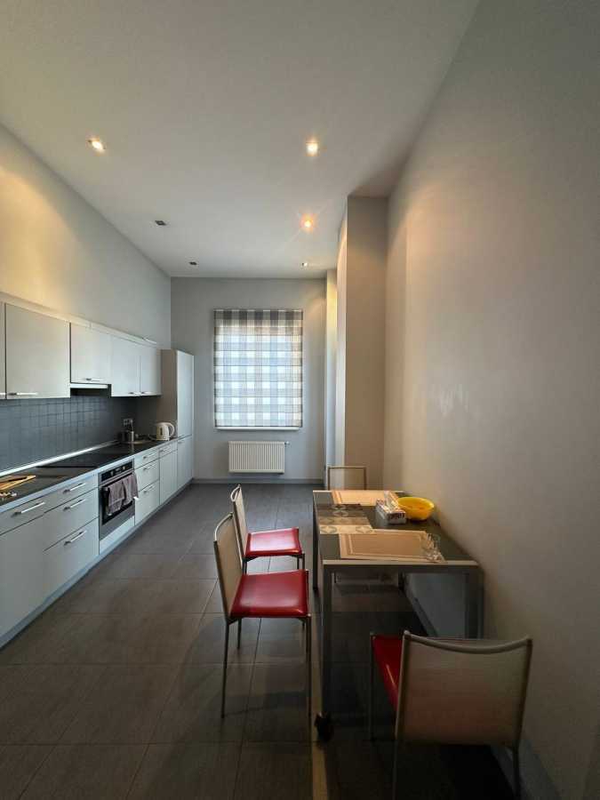 Продаж 3-кімнатної квартири 130 м², Лук'яненко пров., 21А