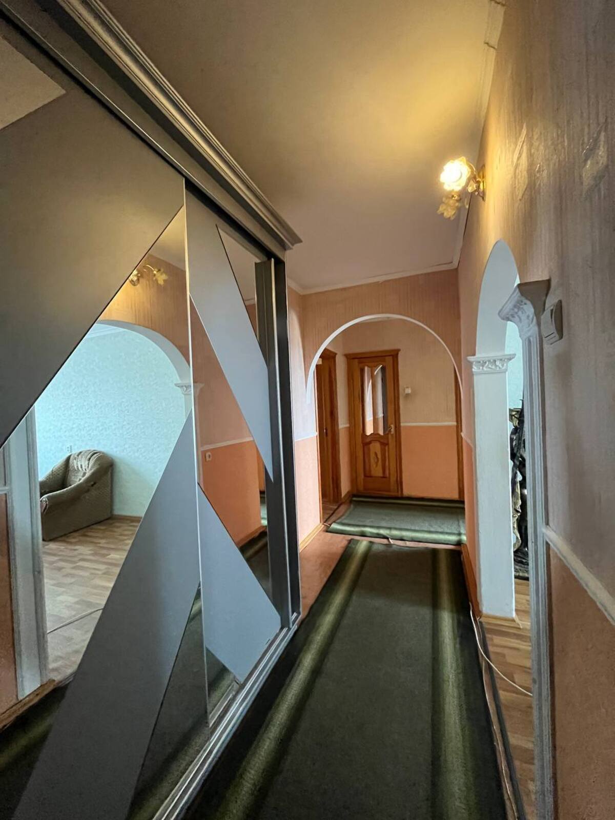 Продажа 3-комнатной квартиры 70 м², Александрийский бул., 125