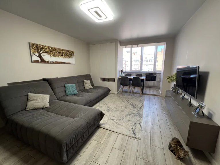 Продажа 3-комнатной квартиры 70 м², Михаила Лушпы просп.