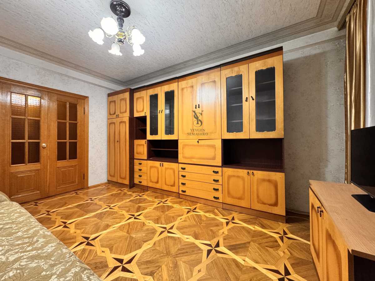 Продаж 2-кімнатної квартири 60 м², Володимира Маяковського просп., 24