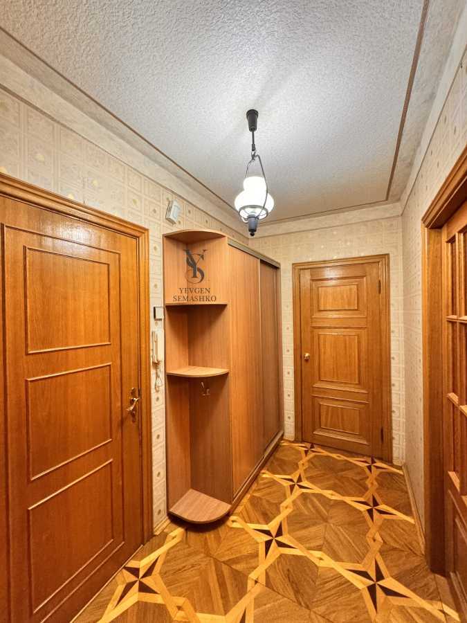 Продаж 2-кімнатної квартири 60 м², Володимира Маяковського просп., 24