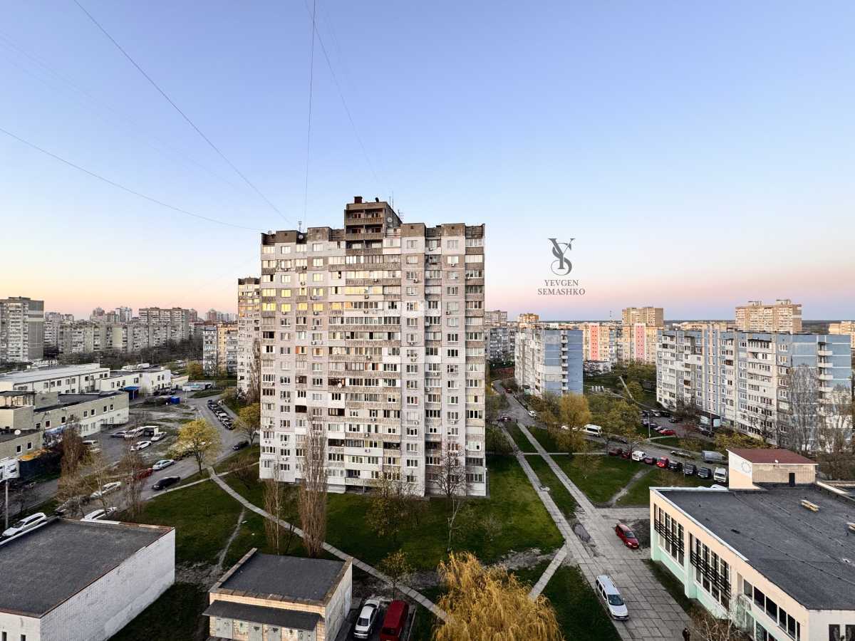 Продаж 2-кімнатної квартири 60 м², Володимира Маяковського просп., 24